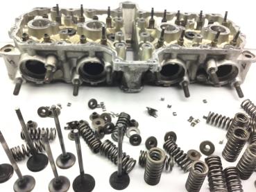 Yamaha Thunderace YZF1000R Zylinderkopf Cylinder Head beschädigt