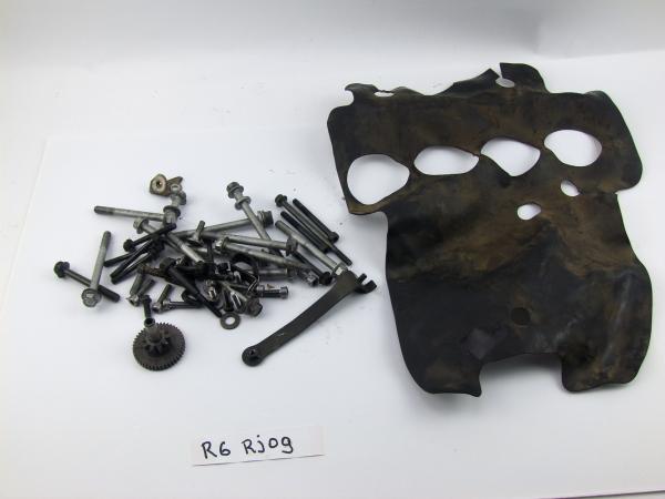 Yamaha R6 RJ09 03-05 Motor rest schrauben