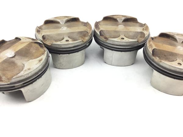 Suzuki GSXR 600 K6 K7 Kolben Piston