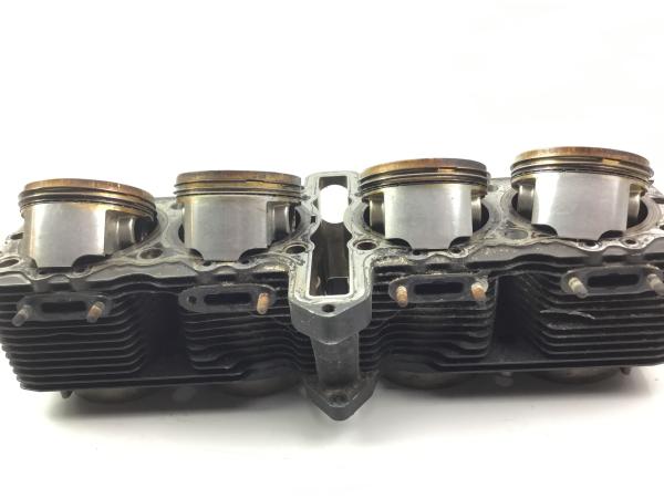 Suzuki GSF1200 S Bandit WVA9 Zylinder Kolben Zylinderfuß piston cylinder